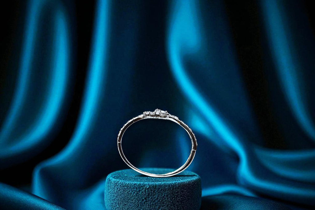 ✨ Vintage-Inspired White 🤍 Stone Bracelet in Sterling Silver 💫