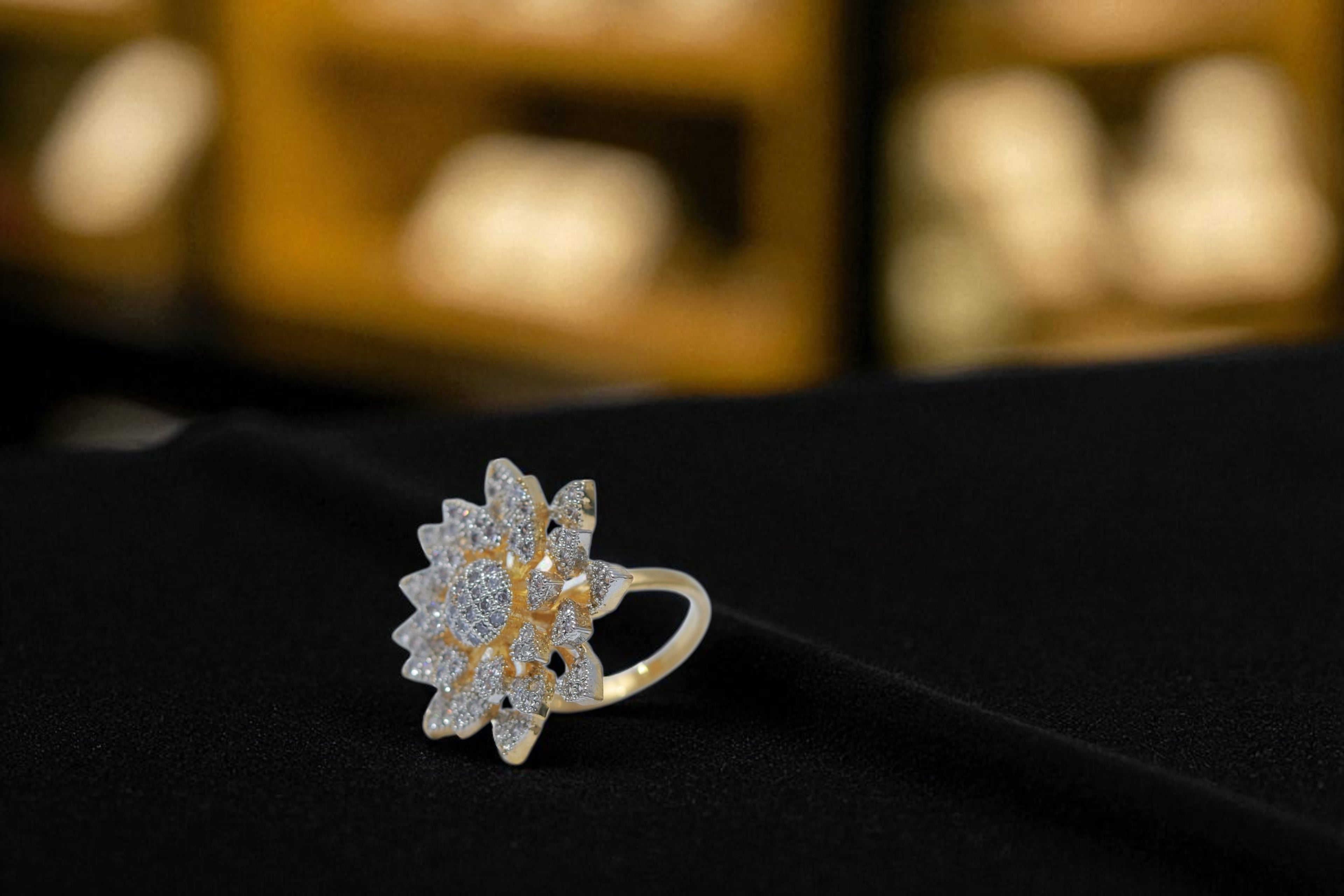 🌟 Golden Floral Diamond Ring 💍