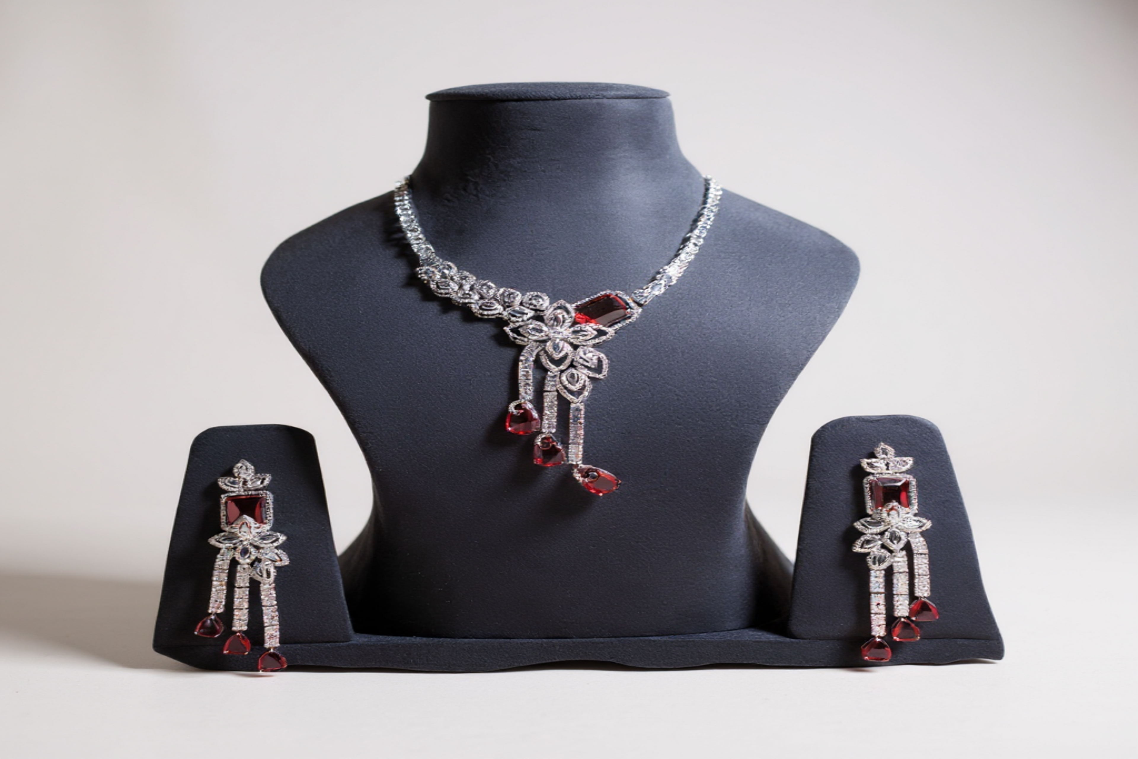 ❤️ Red Stone Diamond Necklace Set