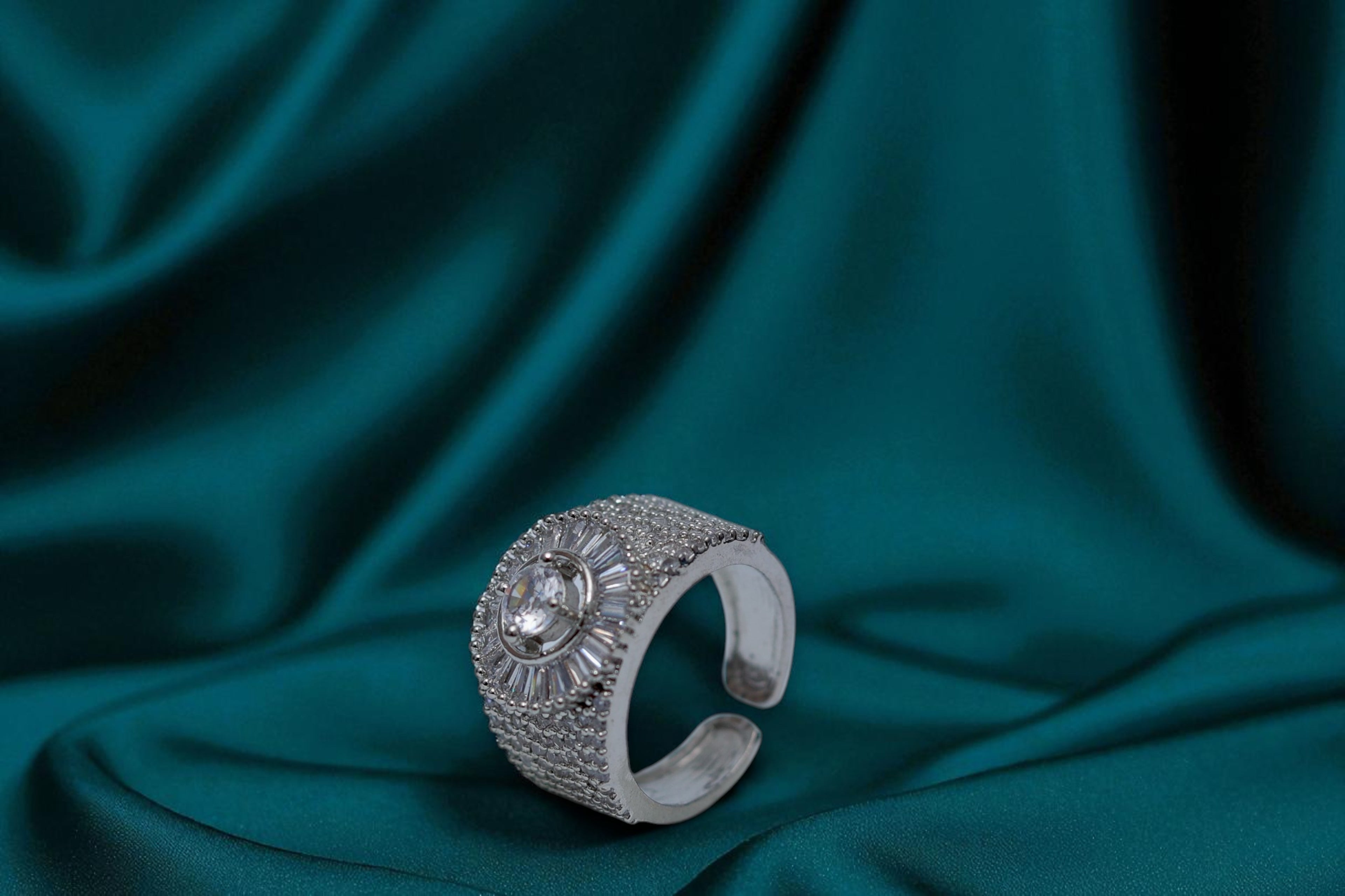 🤍 White Stone Diamond 💎 Band Ring 💍