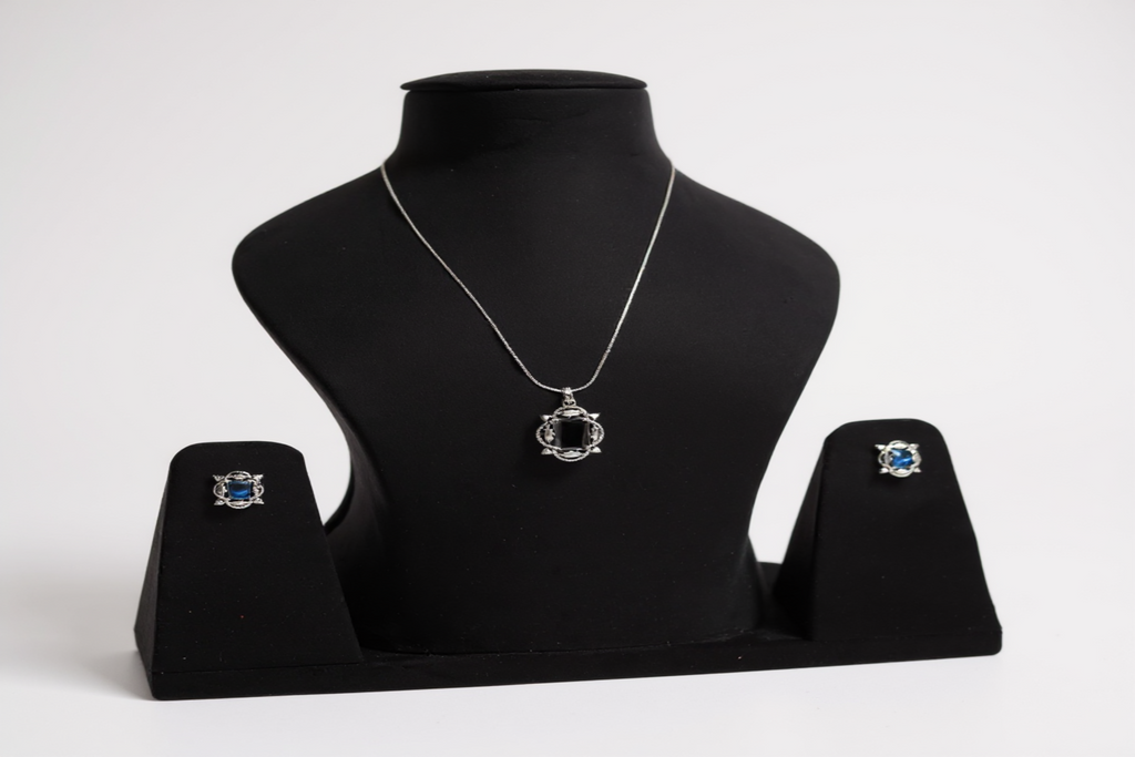 💙 Royal Blue Beauty 💙!! Elegant Silver Jewelry Set with Blue Gemstone Pendant Necklace and Matching Earrings