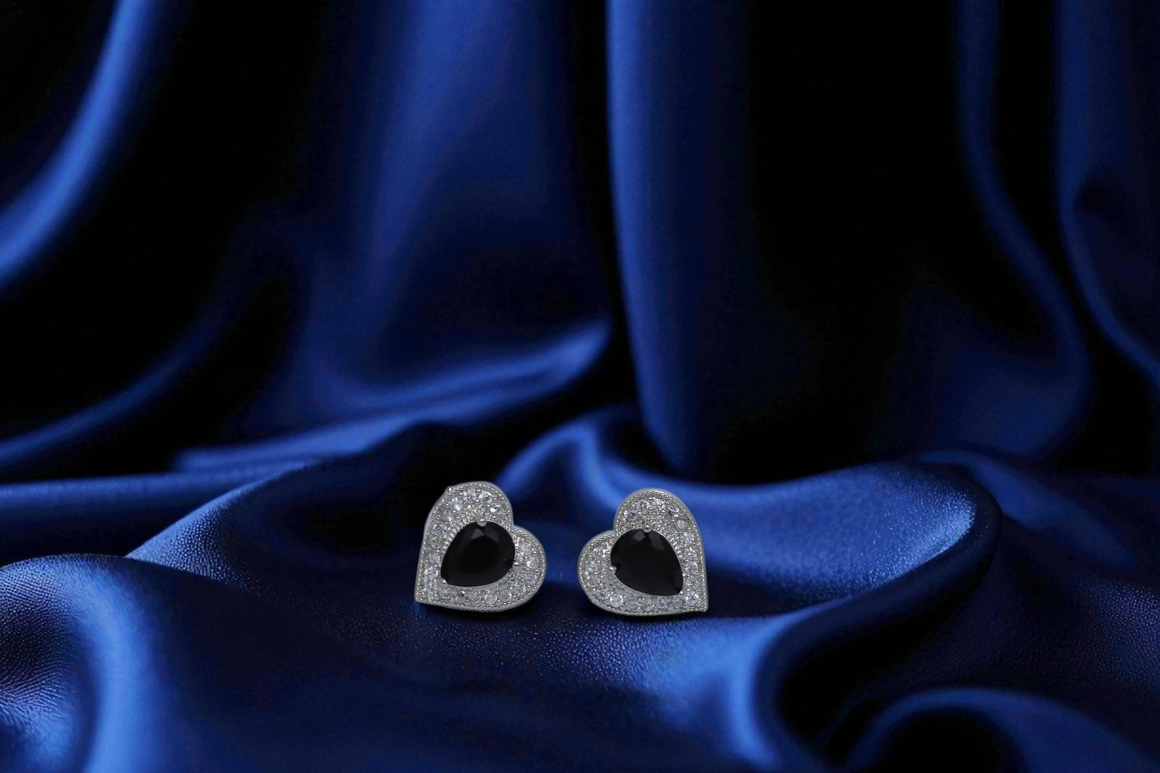 🖤 Black Stone Heart Diamond Earrings