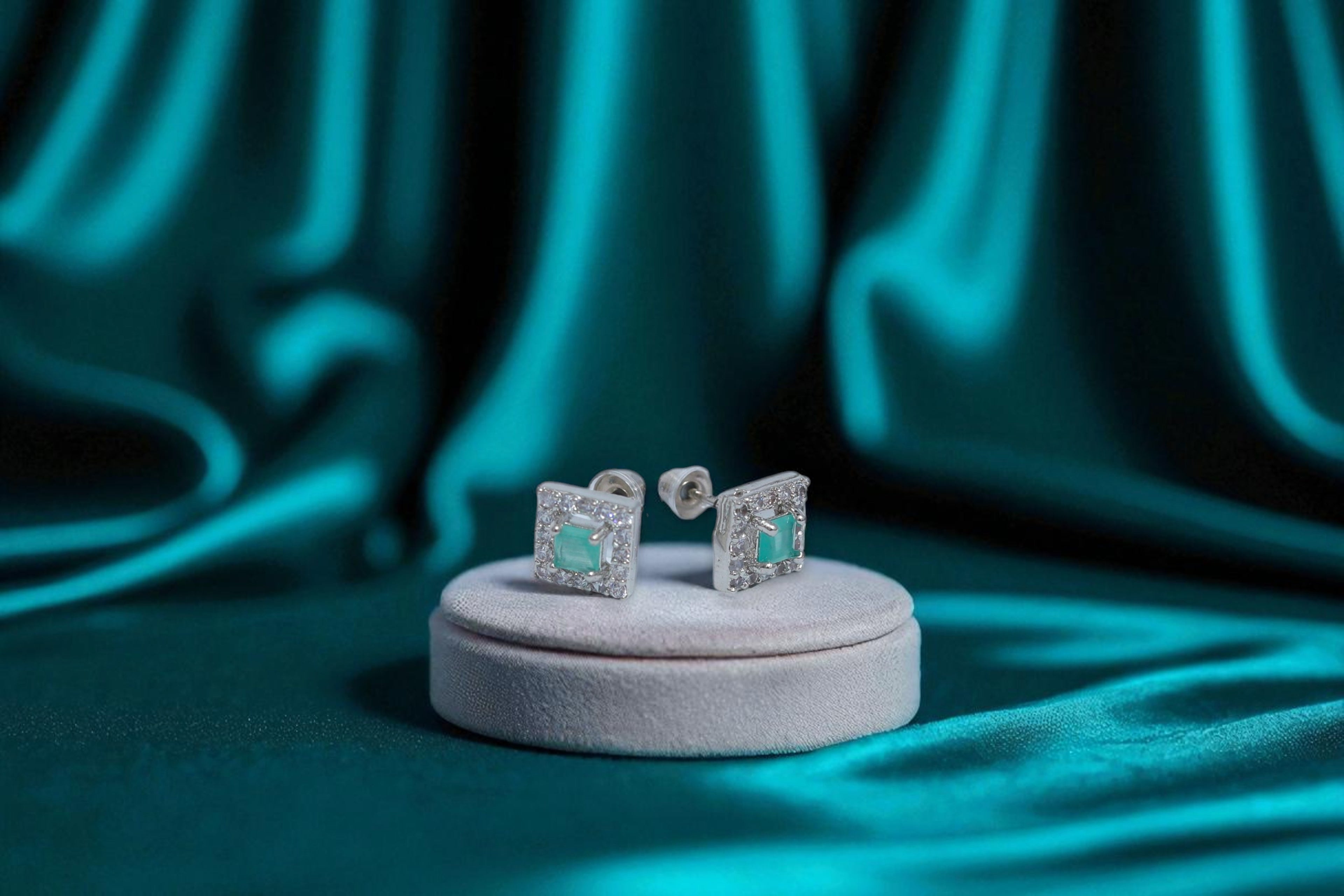 💙 Aqua Stone Diamond Stud Earrings