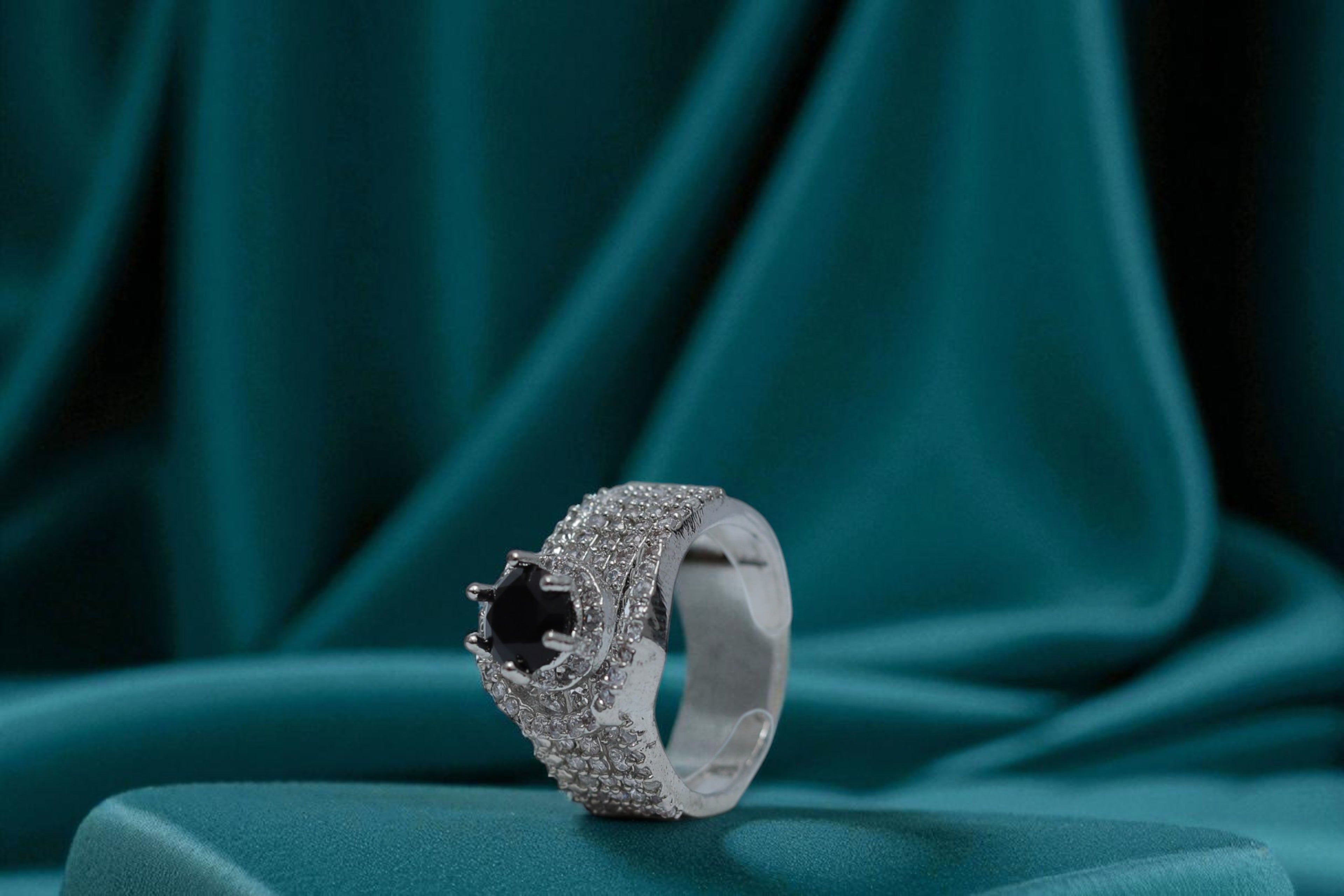 ✨ Elegant Silver Ring with Black Gem 💍