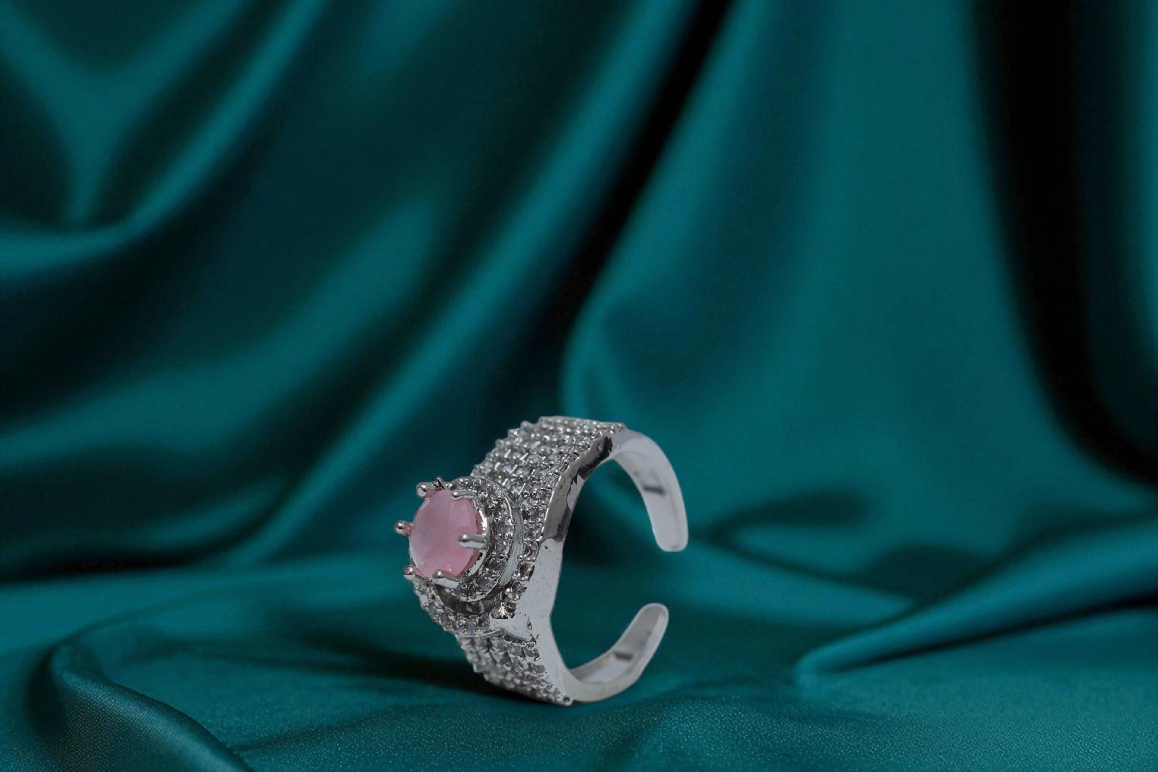 ✨ Elegant Silver Ring with Pink Gem 💍