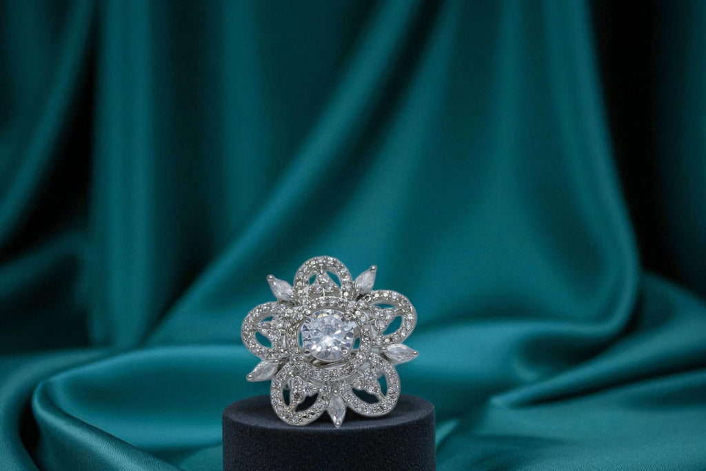 🌸 Sparkling White Diamond 💎 Ring 💍