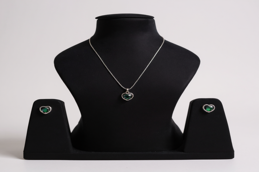 Emerald Heart Spark Silver Pendant Set 💚