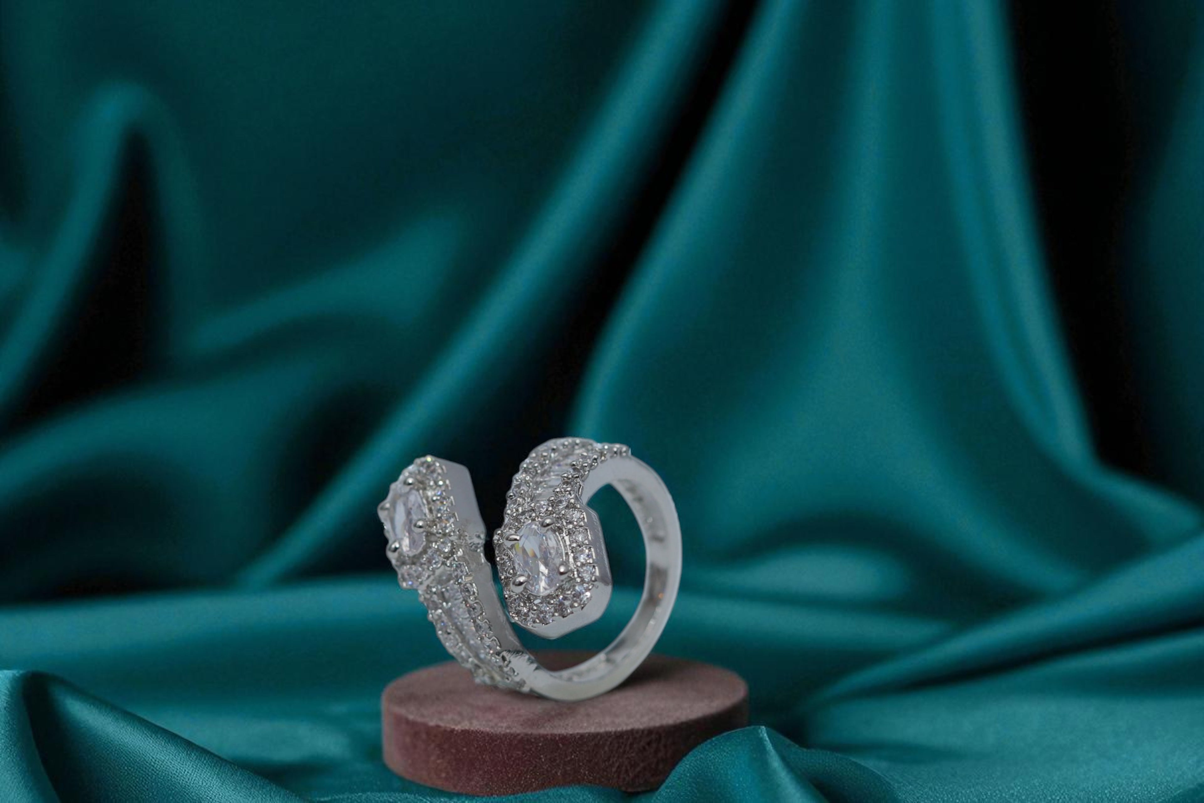 🤍 Twin White Gemstone Silver Ring 💍