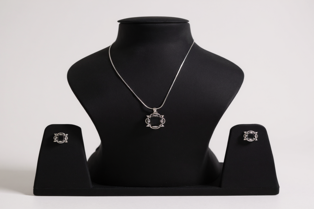 🖤 Midnight Elegance 🖤!! Elegant Silver Jewelry Set with Black Gemstone Pendant Necklace and Matching Earrings