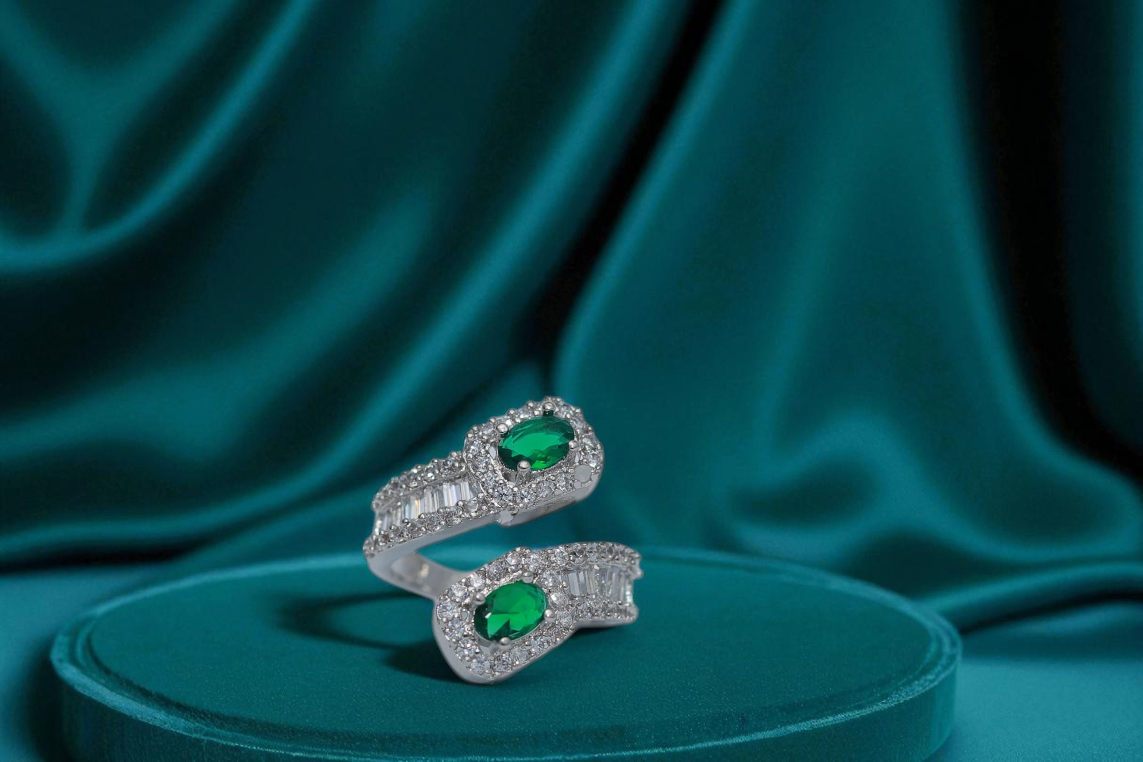 💚 Twin Green Gemstone Silver Ring 💍