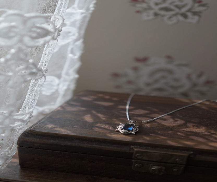 💙 Royal Blue Beauty 💙!! Elegant Silver Jewelry Set with Blue Gemstone Pendant Necklace and Matching Earrings