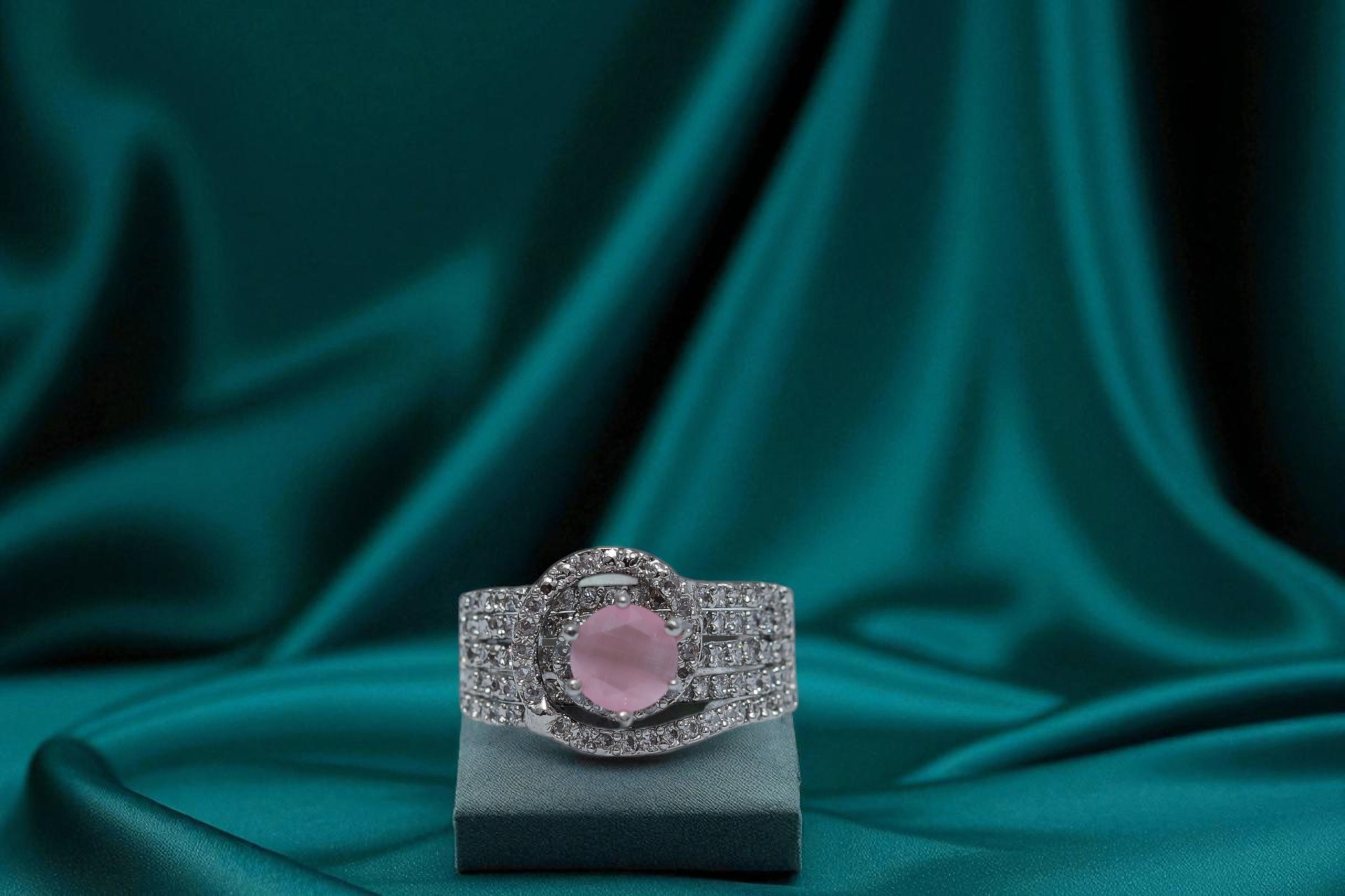 ✨ Elegant Silver Ring with Pink Gem 💍