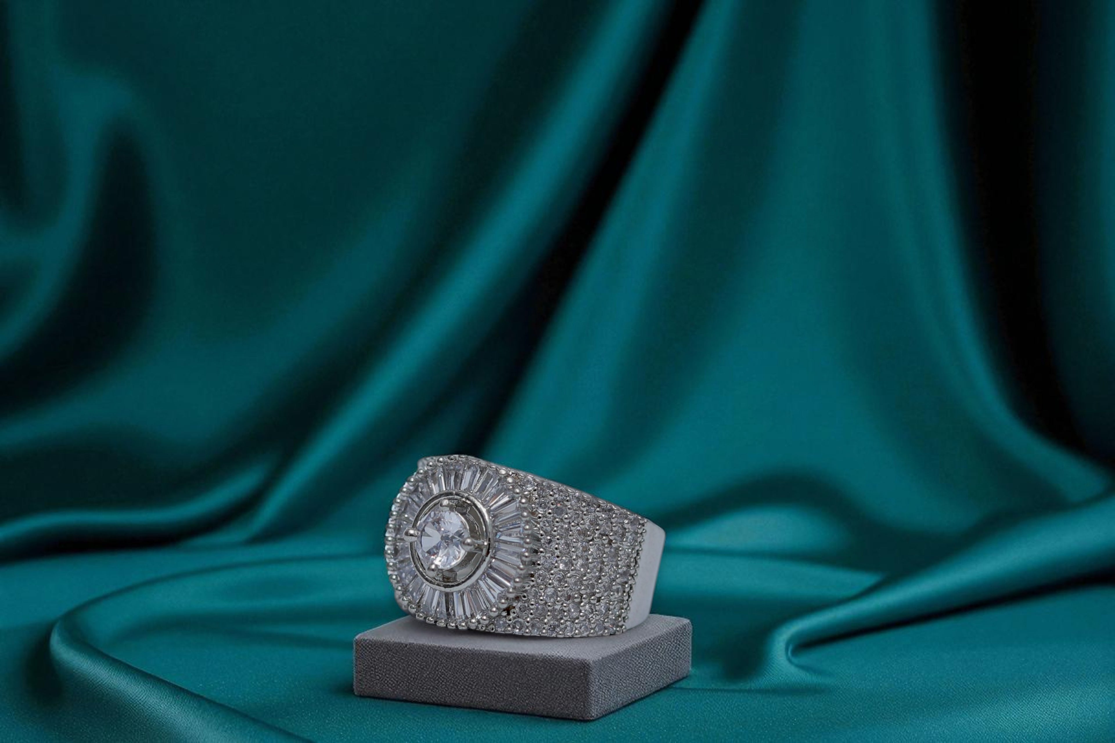 🤍 White Stone Diamond 💎 Band Ring 💍