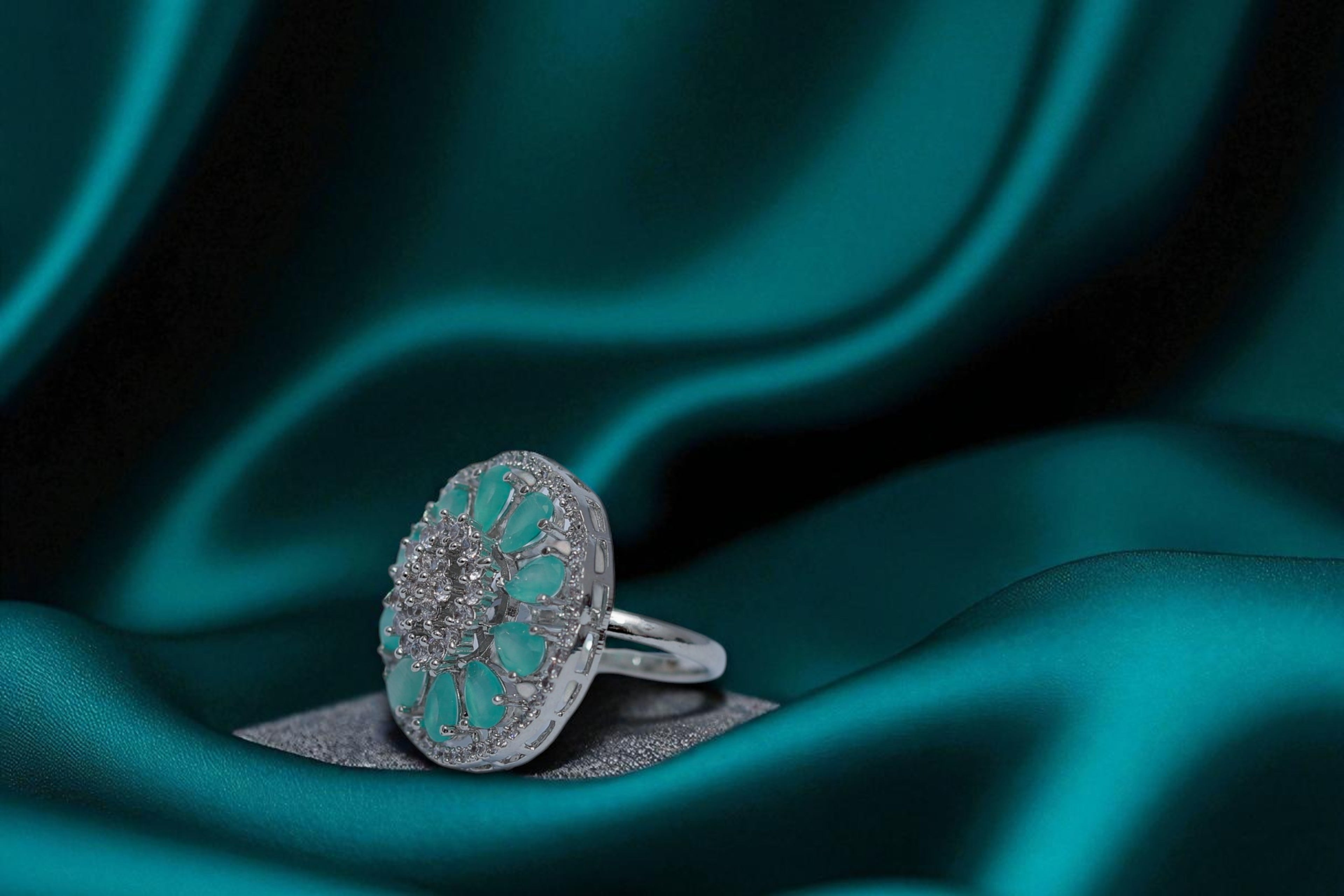 🌸 Aqua A.D Floral 💎 Diamond Ring 💍
