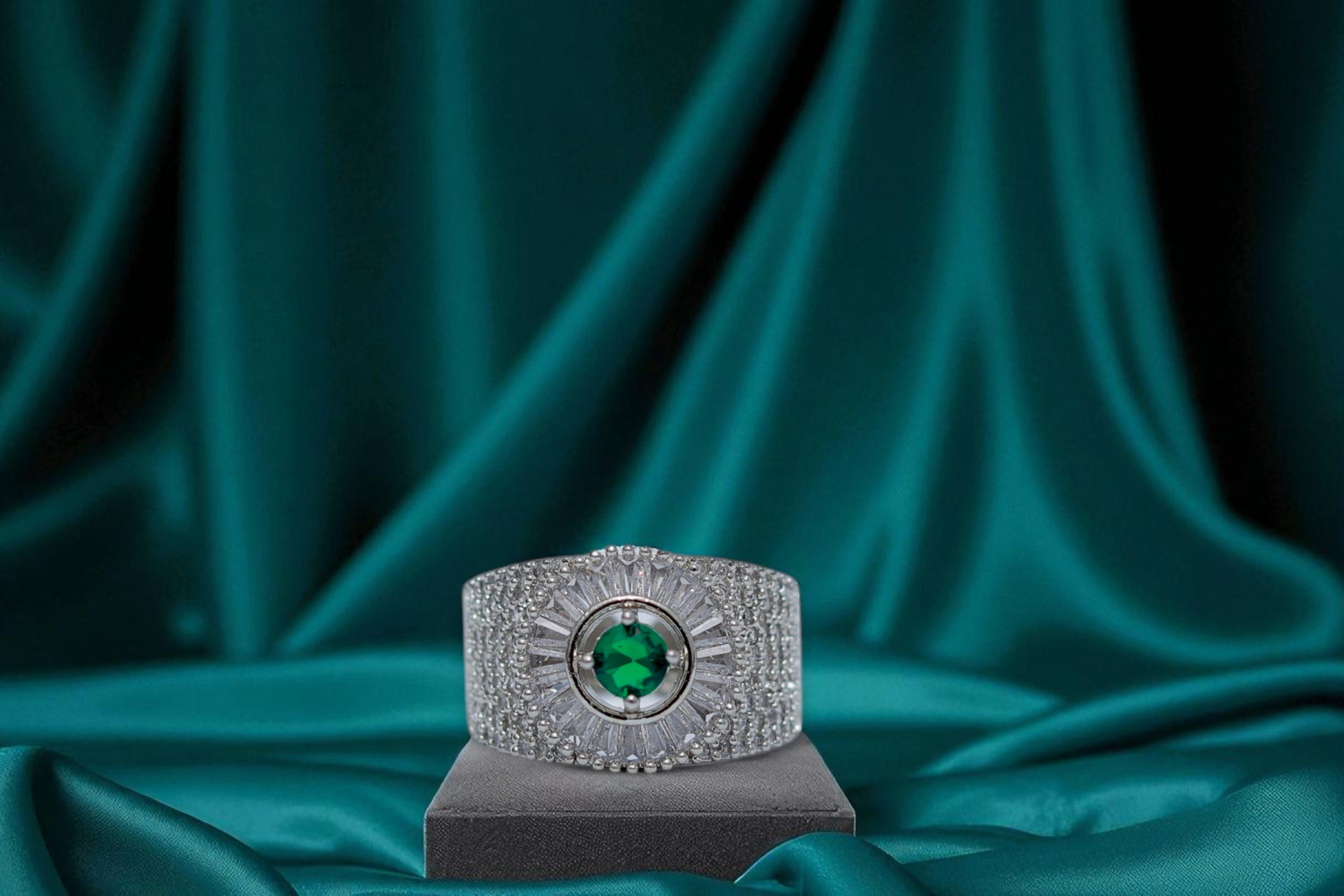 💚 Green Stone Diamond 💎 Band Ring 💍