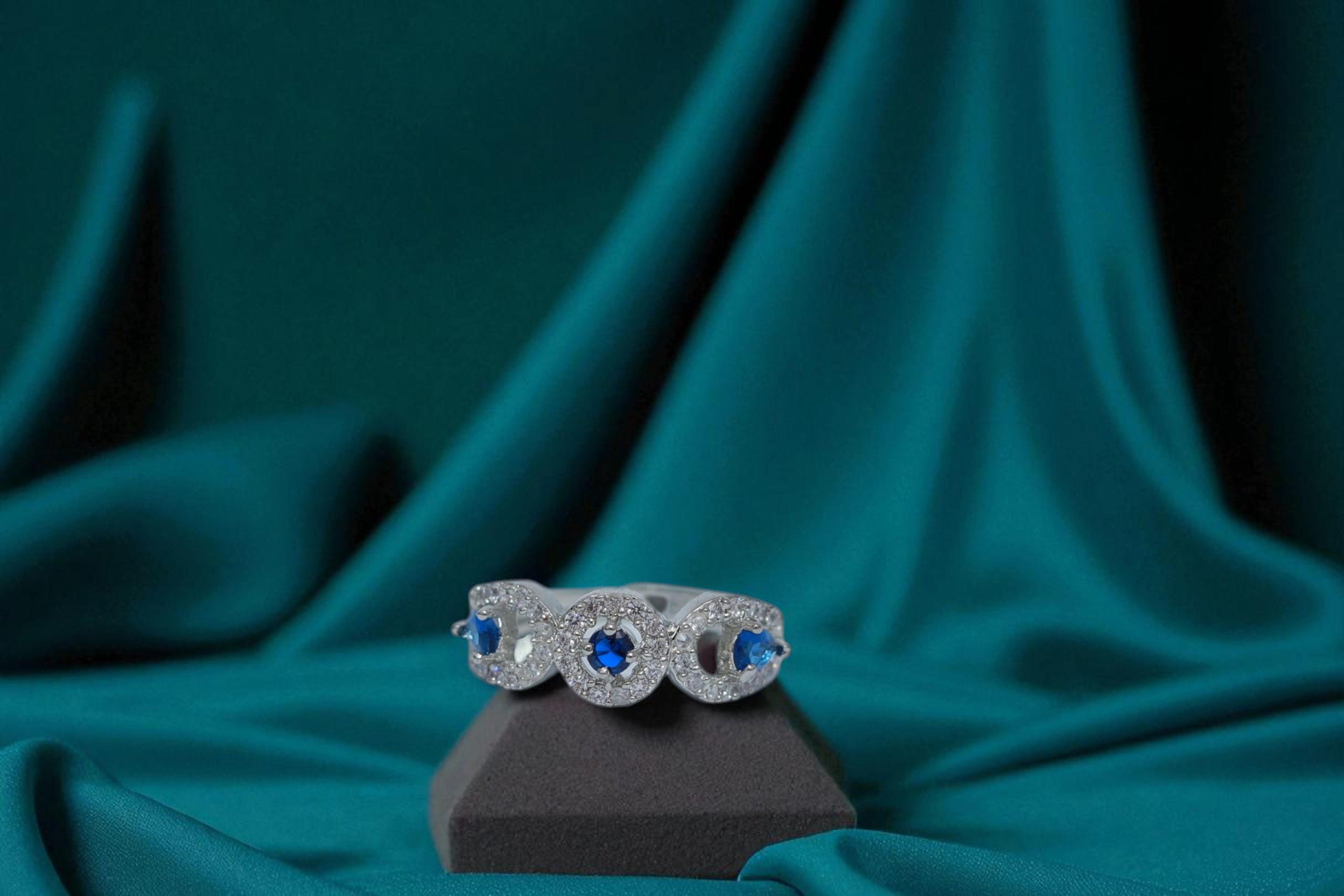 💕 Triple Heart Blue Stone Ring 💍