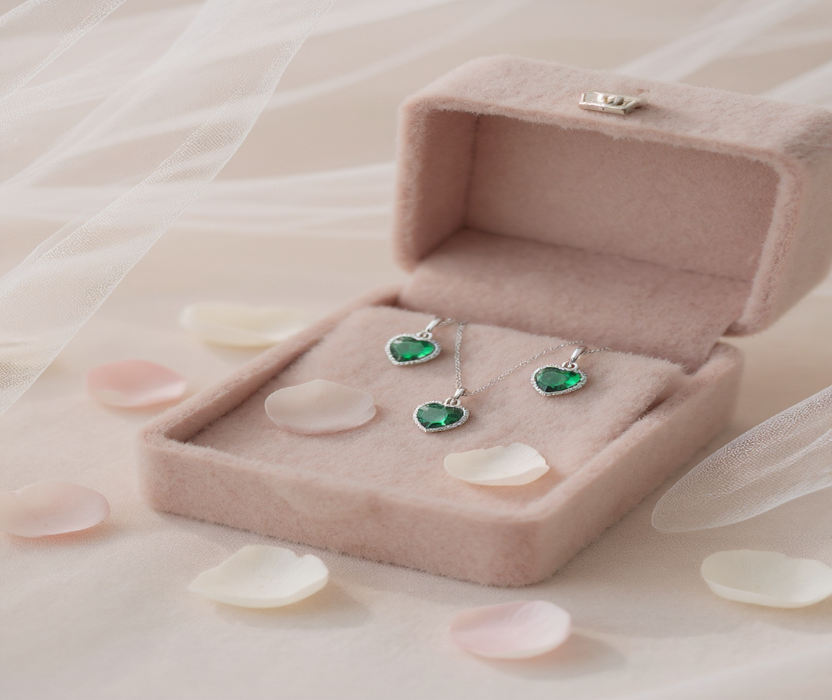 Emerald Heart Spark Silver Pendant Set 💚