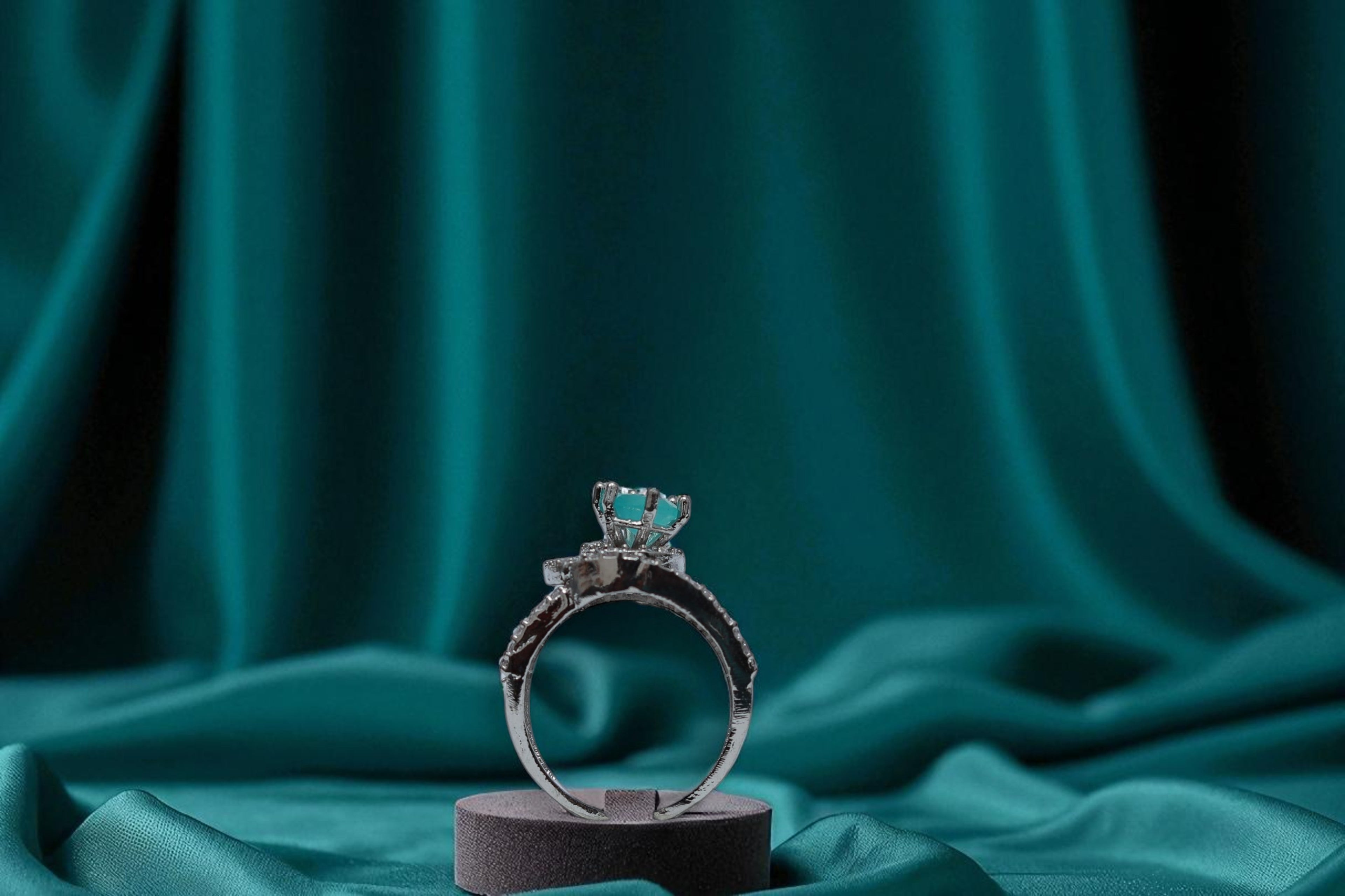 ✨ Elegant Silver Ring with Aqua Gem 💍