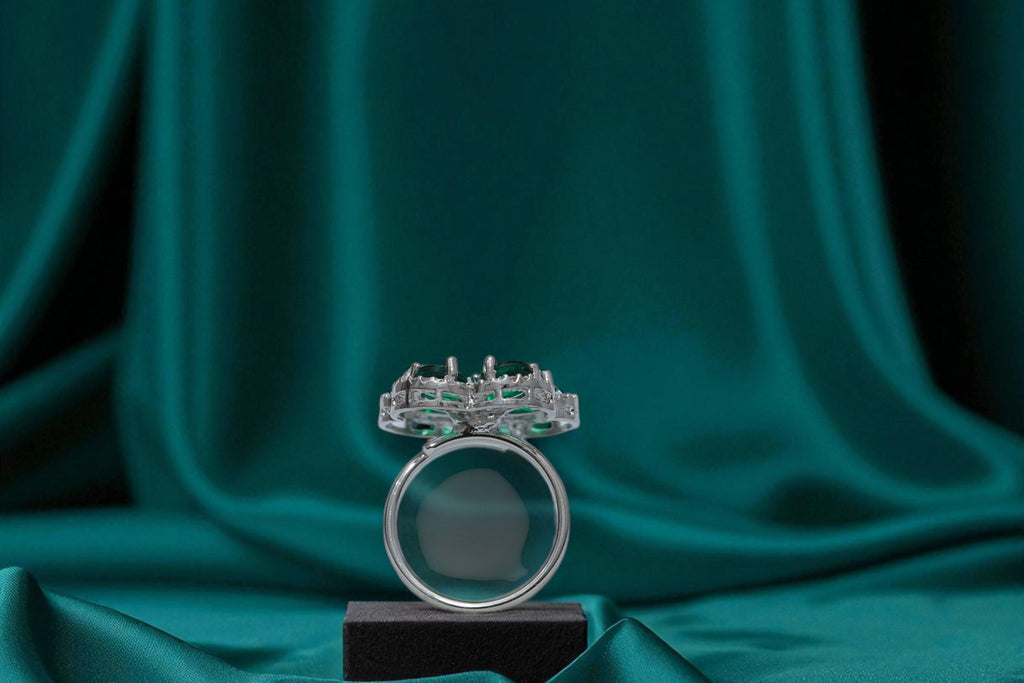 🌸 Sparkling Apsara Green Stone Ring 💍