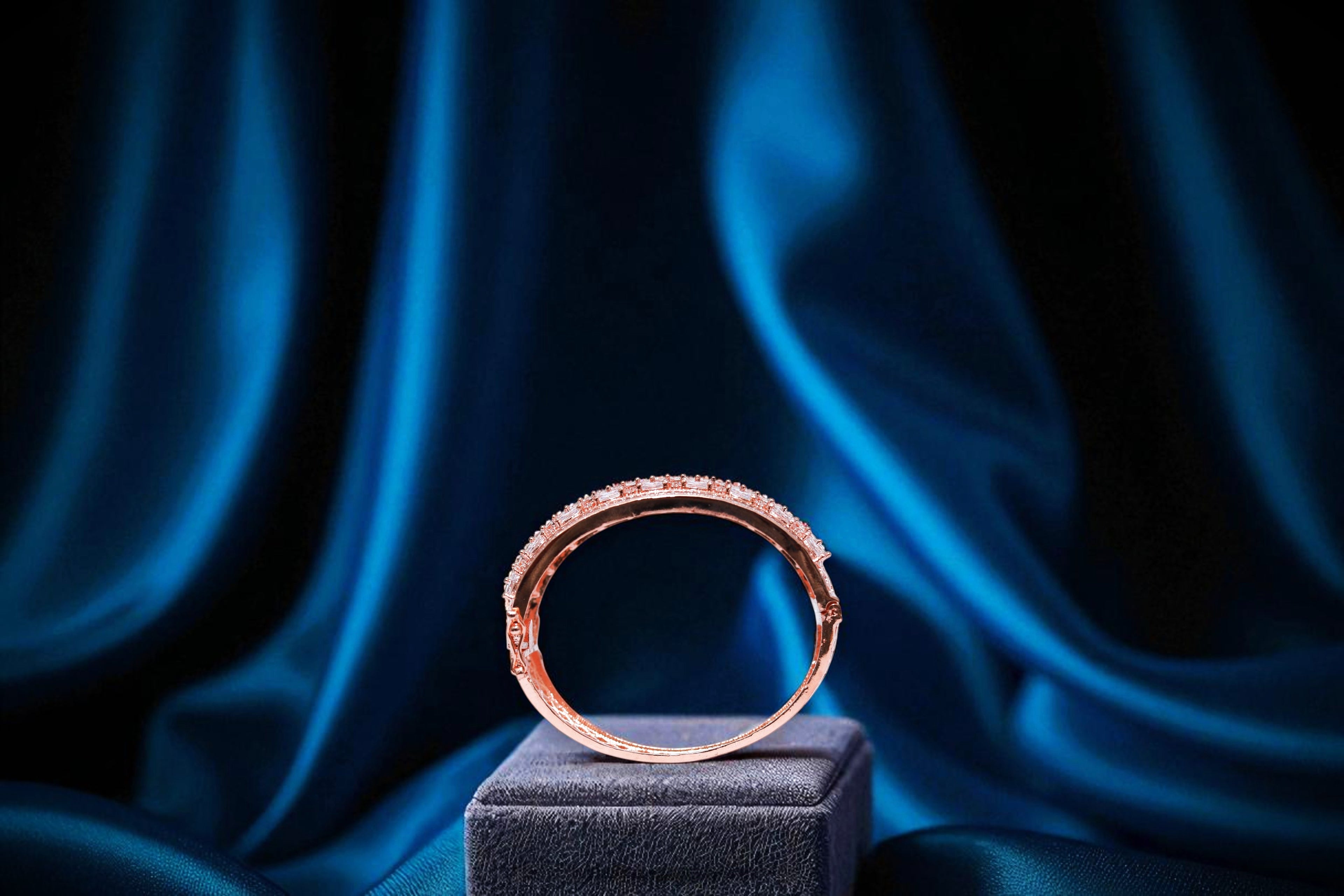 🌟 Luxury Rose Gold Plated Wide Bangle with Cubic Zirconia 💫