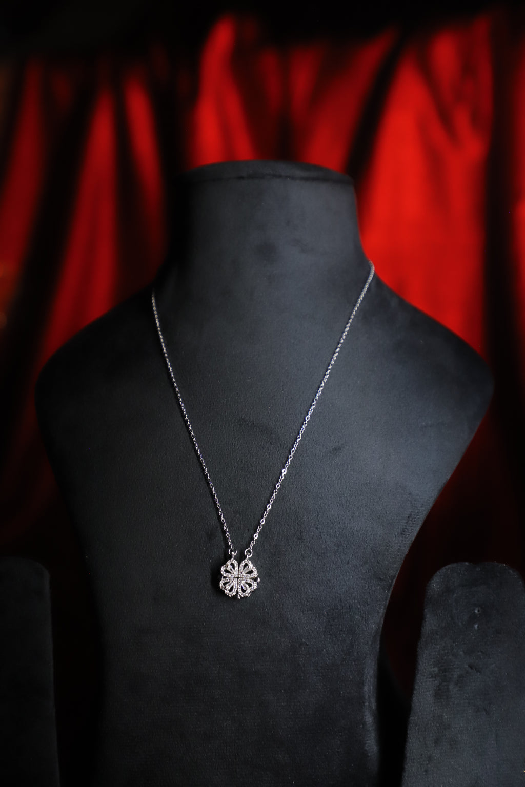 ✨ Dazzling Blossom Pendant ✨!! Elegant Diamond Look Floral Pendant Necklace for Women