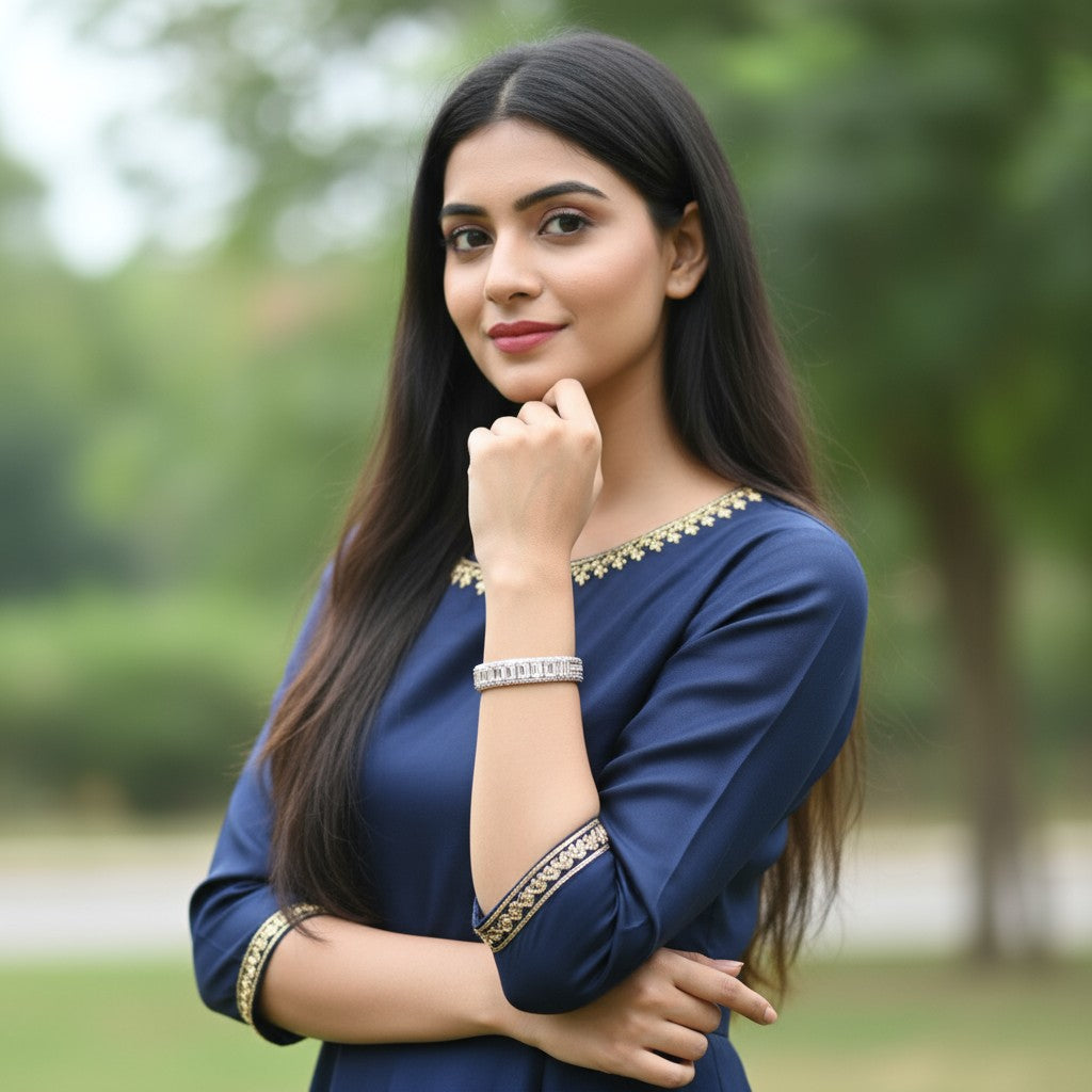 🌟 Elegant 🤍 Silver-Tone Diamond💎-Cut Bracelet 💫