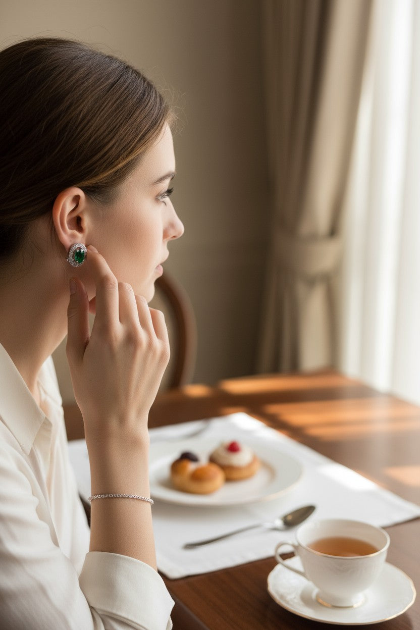 💚 Green Stone Diamond Teardrop Earrings