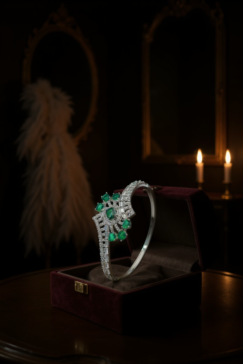 ✨ Vintage-Inspired Emerald 💚 Stone Bracelet in Sterling Silver 💫