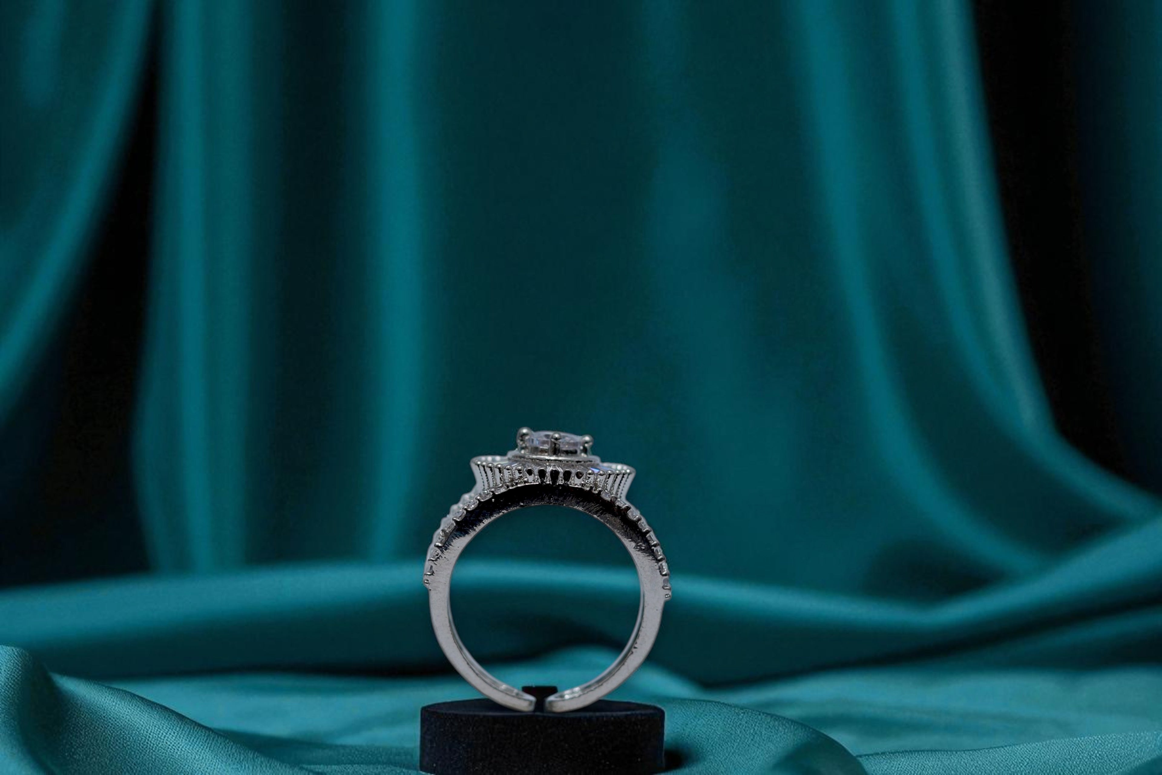 🤍 White Stone Diamond 💎 Band Ring 💍