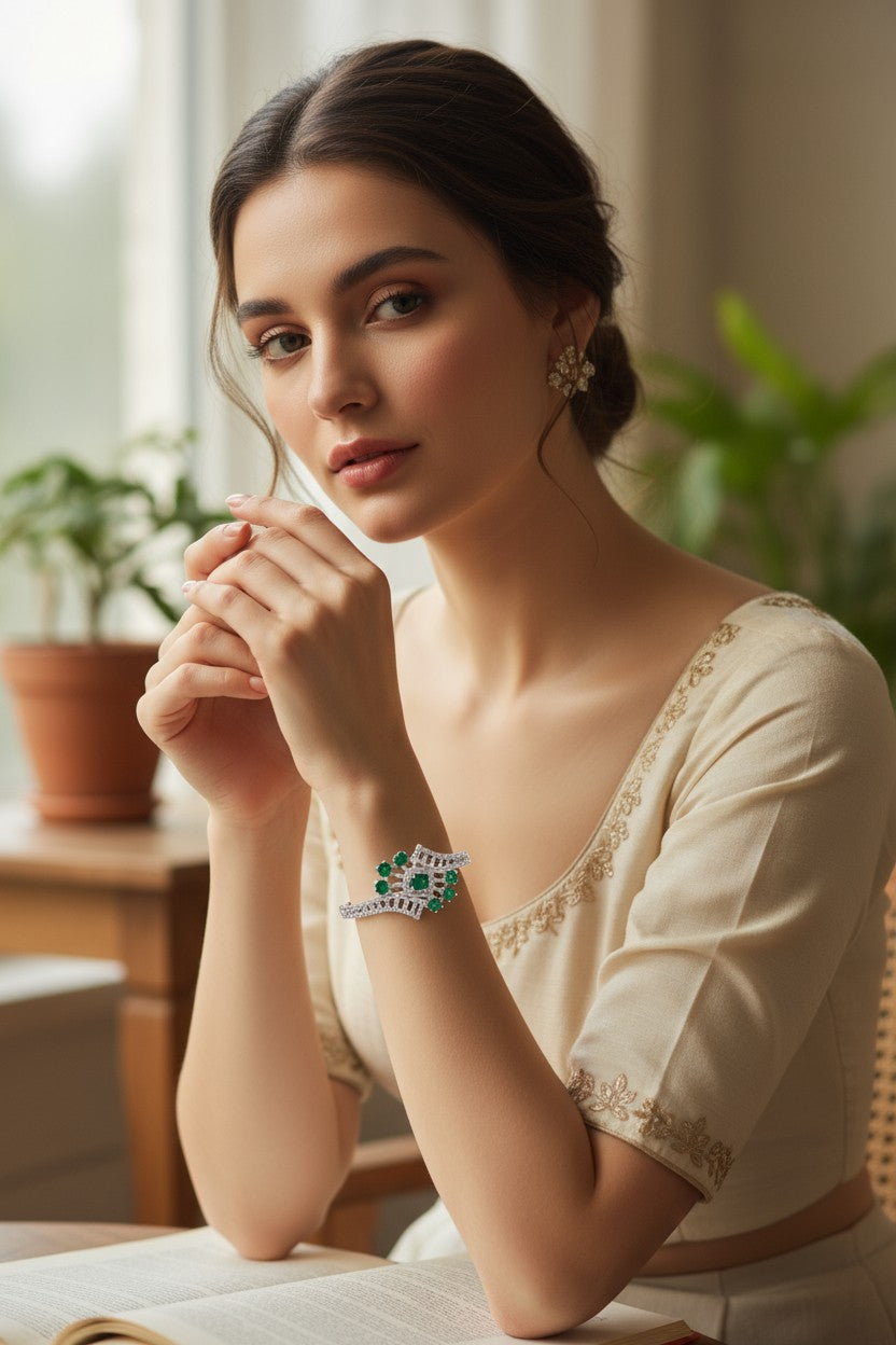 ✨ Vintage-Inspired Emerald 💚 Stone Bracelet in Sterling Silver 💫