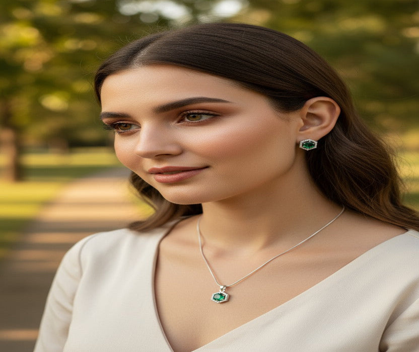 💚 Emerald Grace Set 💚!! Elegant Silver Jewelry Set with Emerald Green Hexagon Gemstone Pendant Necklace and Matching Earrings