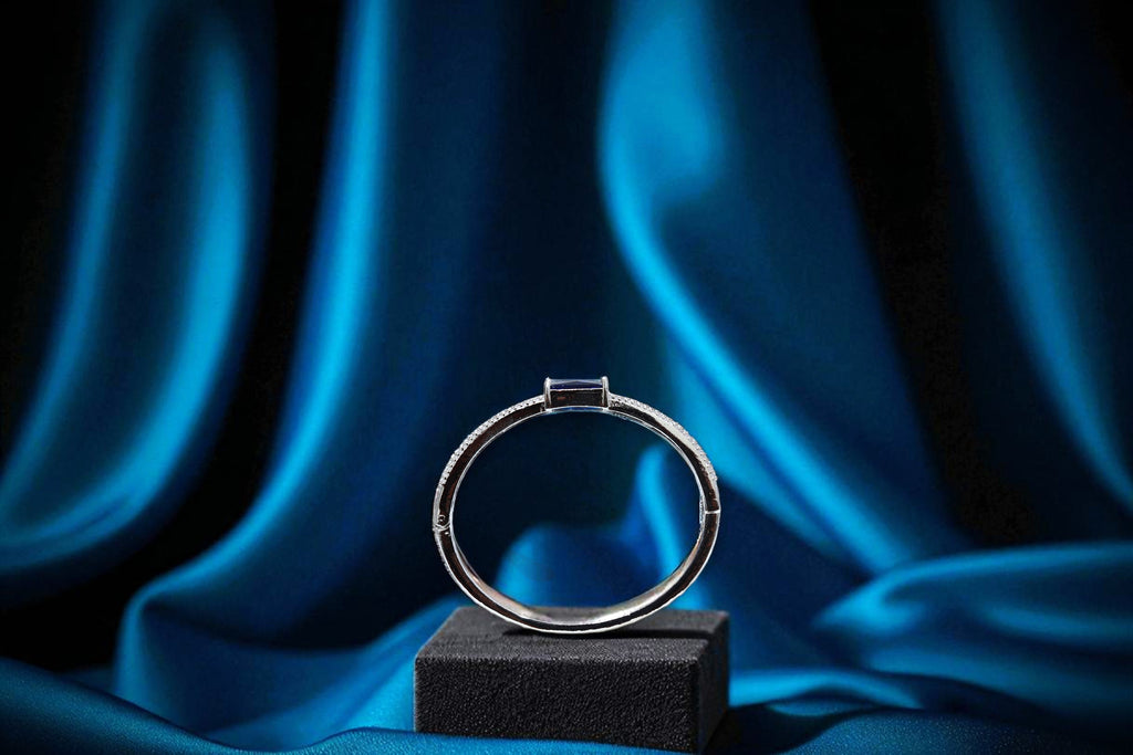 💙 Elegance Meets Midnight!! Blue Stone Bracelet with Diamond Accents 💎