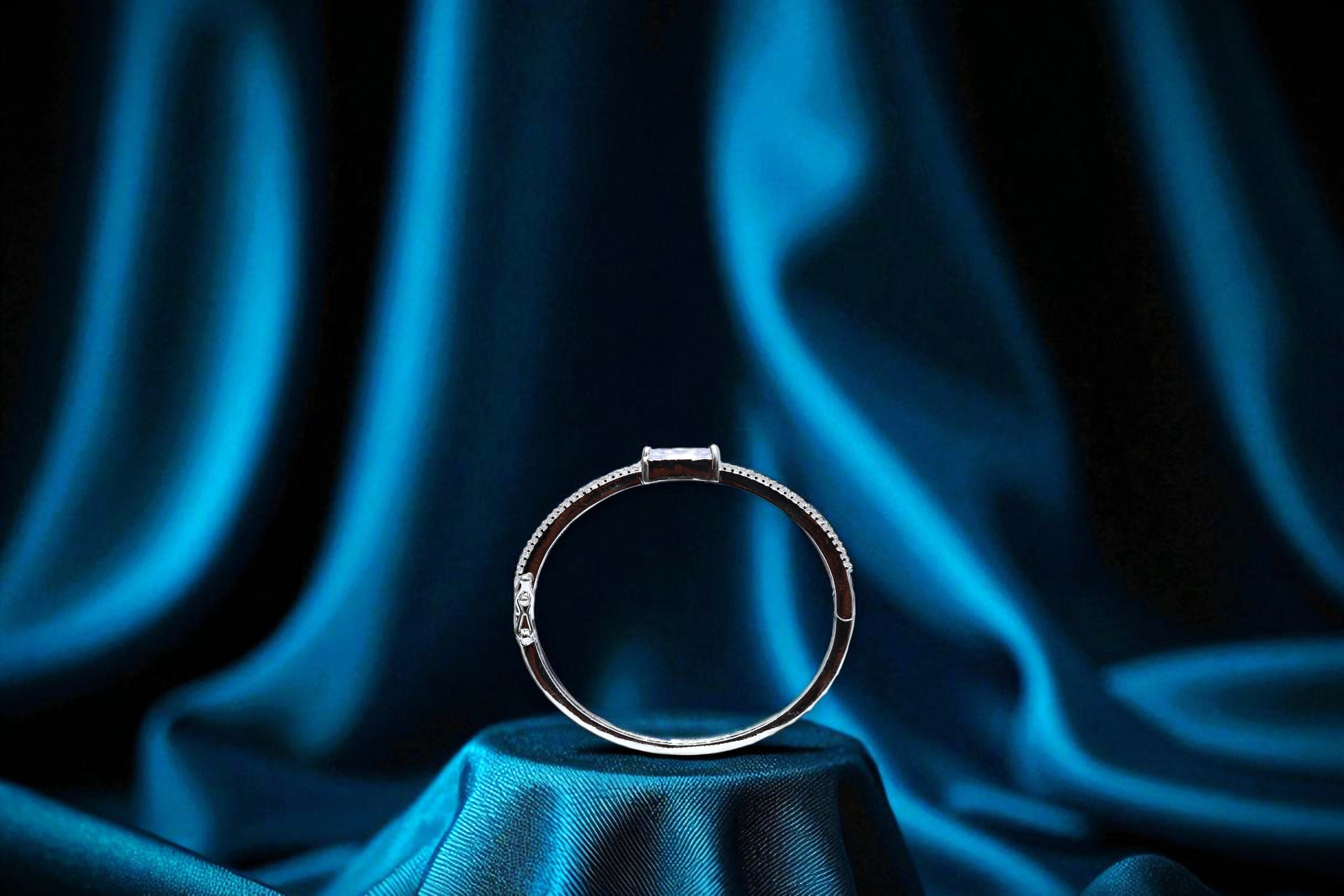 🤍 Elegance Meets Midnight!! White Stone Bracelet with Diamond Accents 💎