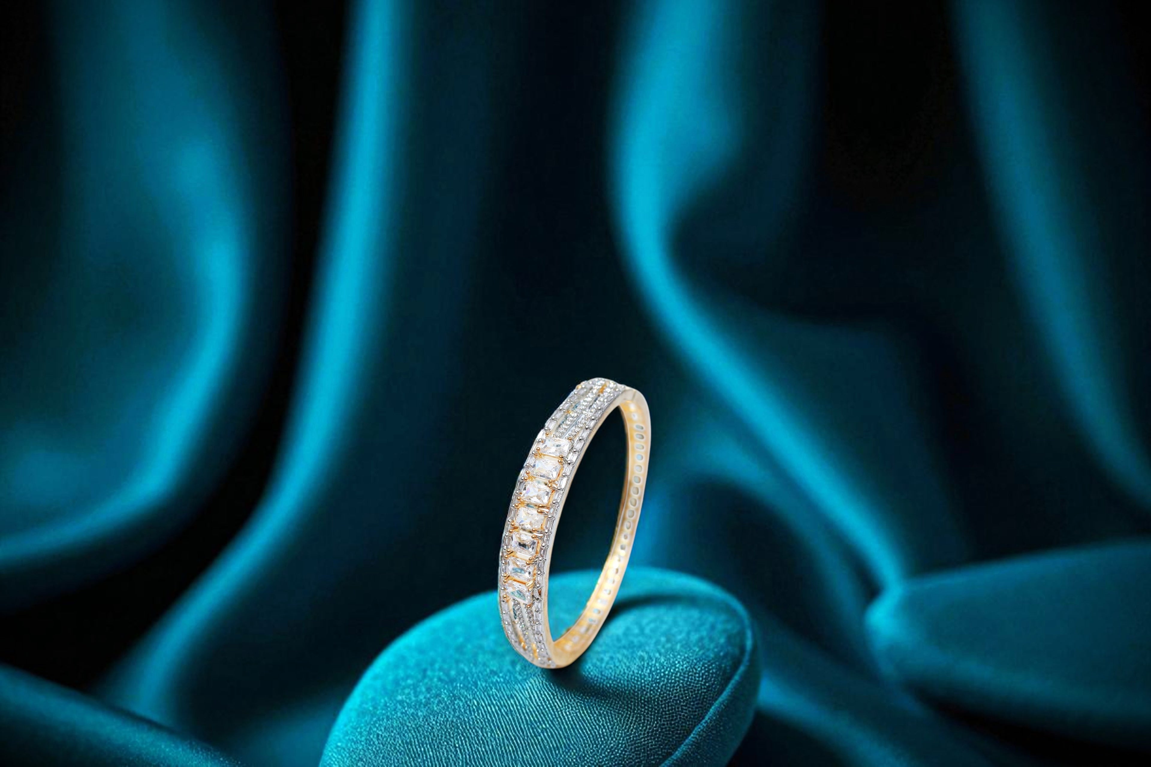 🌟 Minimalist Sterling 🤍 Silver Bracelet with Full Pavé Cubic Zirconia – Elegant Everyday Wear 💫